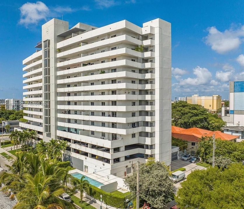 En Venta: $320,000 (1 camas, 2 baños, 982 Pies cuadrados)