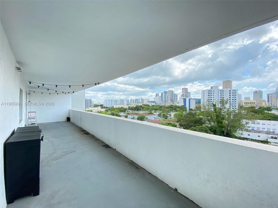 En Venta: $320,000 (1 camas, 2 baños, 982 Pies cuadrados)