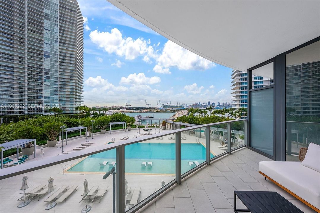 For Sale: $3,195,000 (3 beds, 3 baths, 2178 Square Feet)
