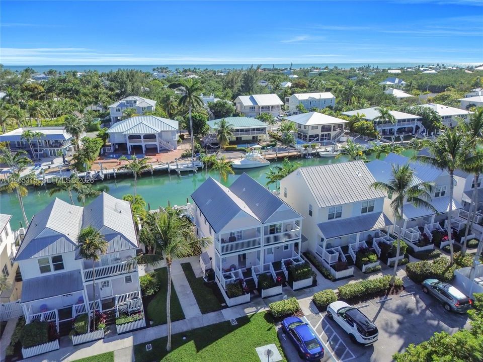 En Venta: $639,000 (2 camas, 2 baños, 900 Pies cuadrados)