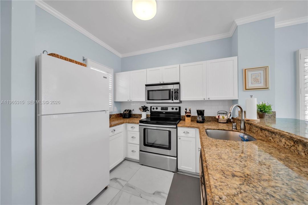 En Venta: $639,000 (2 camas, 2 baños, 900 Pies cuadrados)