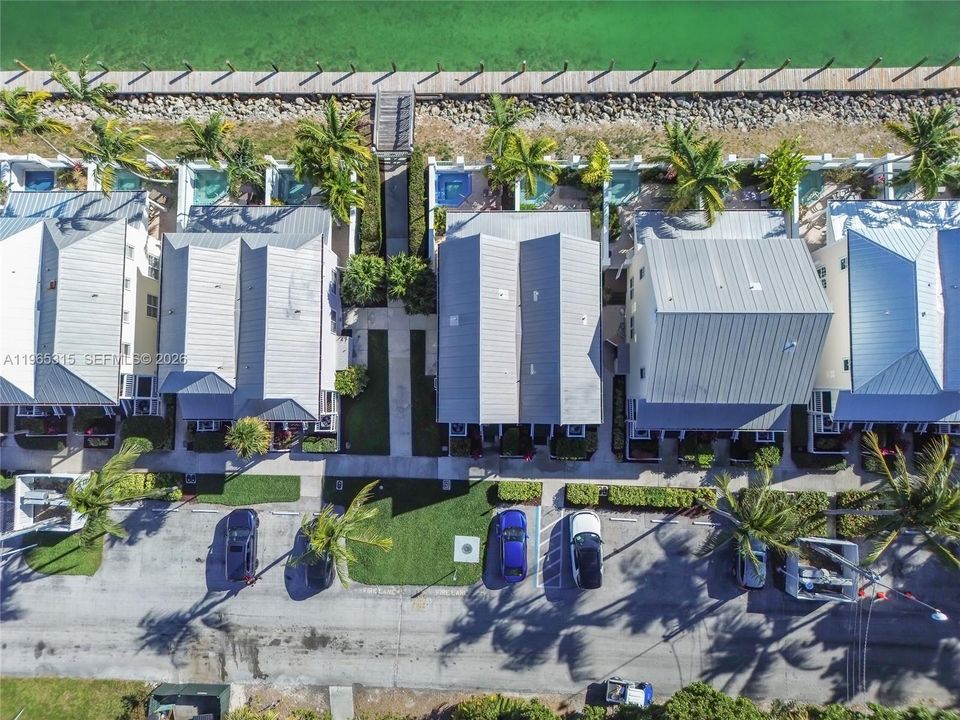 En Venta: $639,000 (2 camas, 2 baños, 900 Pies cuadrados)