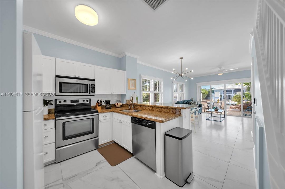 En Venta: $639,000 (2 camas, 2 baños, 900 Pies cuadrados)