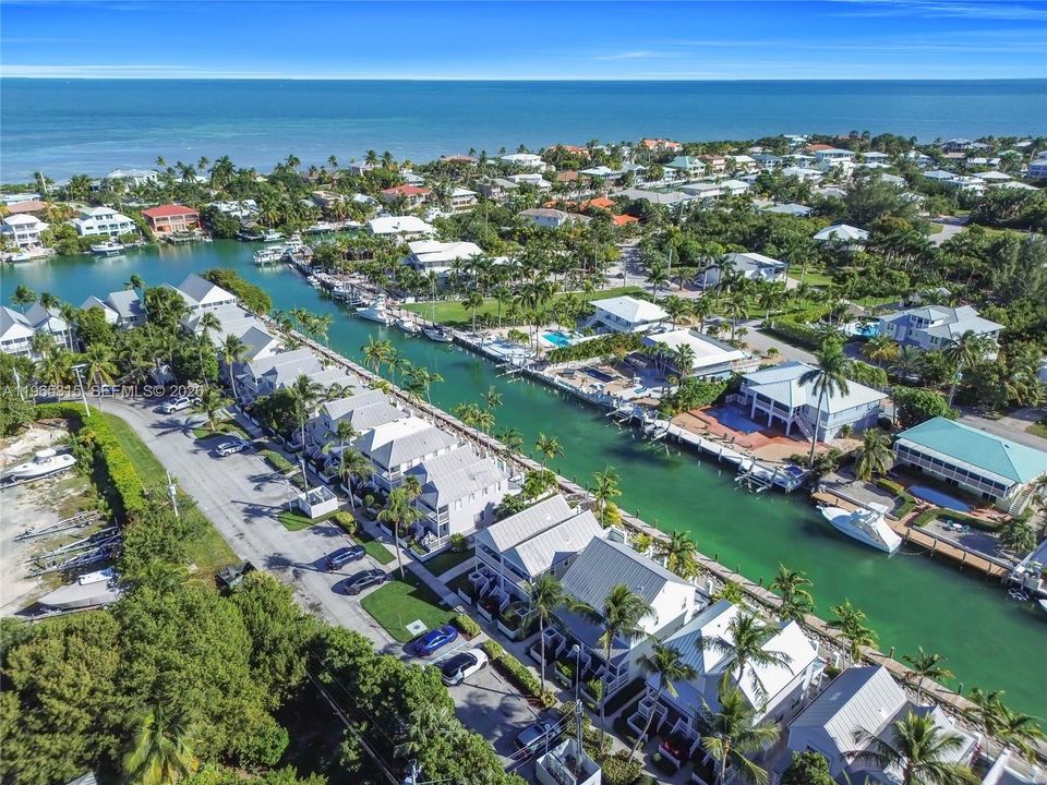 En Venta: $639,000 (2 camas, 2 baños, 900 Pies cuadrados)