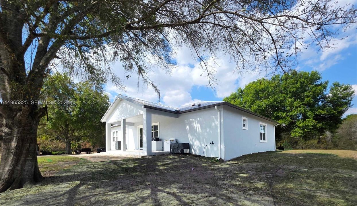 En Venta: $515,000 (3 camas, 2 baños, 2200 Pies cuadrados)