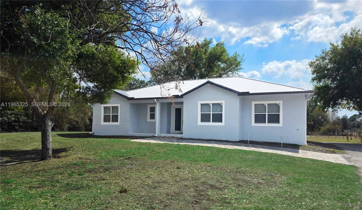 En Venta: $515,000 (3 camas, 2 baños, 2200 Pies cuadrados)