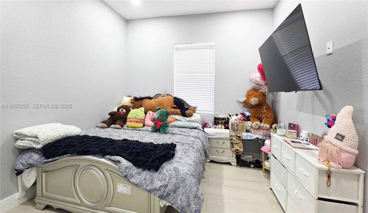 En Venta: $515,000 (3 camas, 2 baños, 2200 Pies cuadrados)
