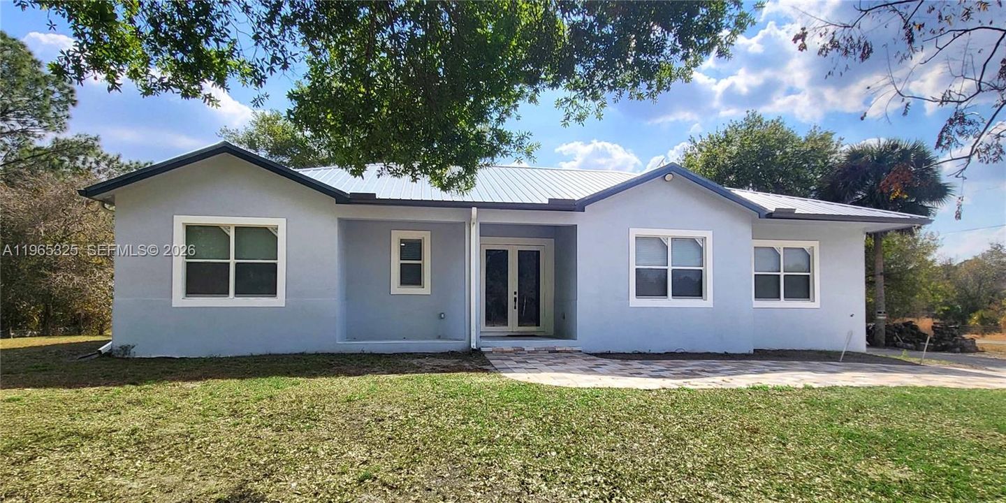 En Venta: $515,000 (3 camas, 2 baños, 2200 Pies cuadrados)