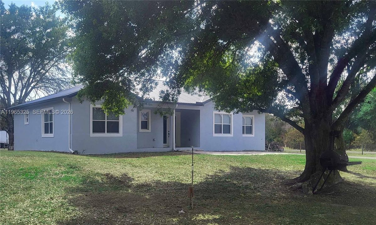 En Venta: $515,000 (3 camas, 2 baños, 2200 Pies cuadrados)