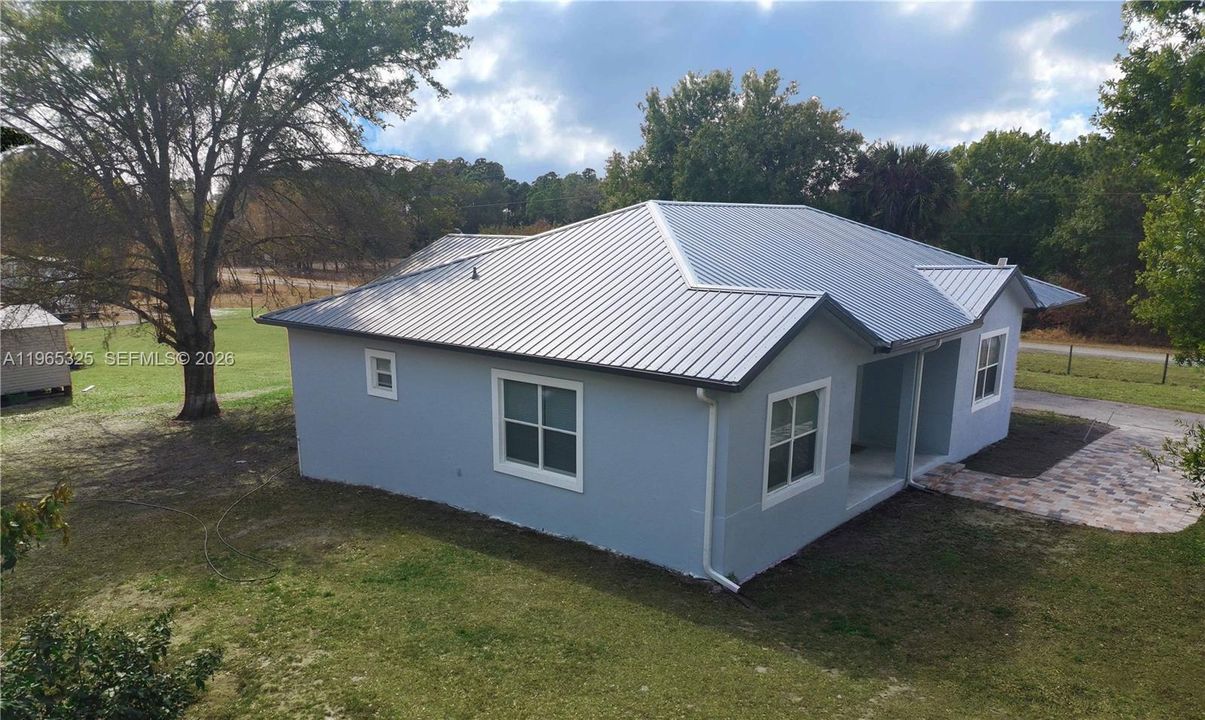 En Venta: $515,000 (3 camas, 2 baños, 2200 Pies cuadrados)