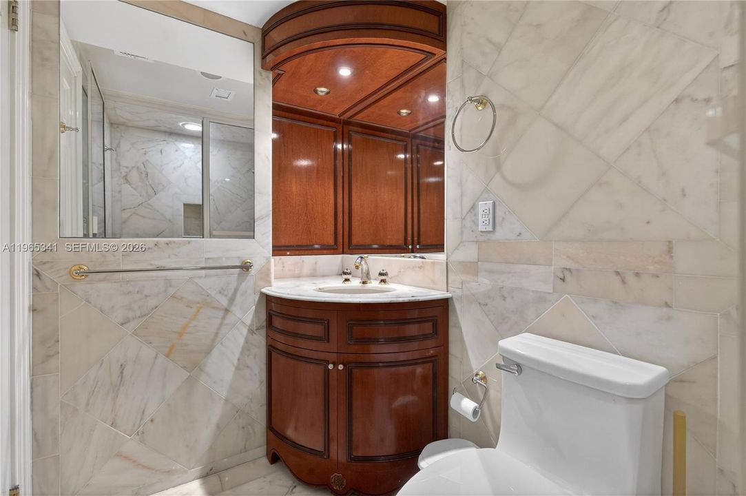 2nd bathroom