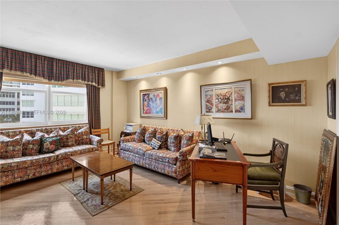 2nd bedroom