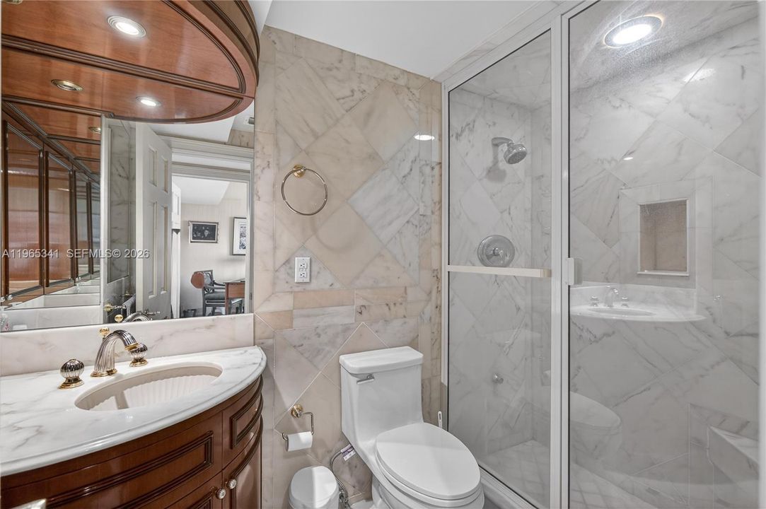 2nd bathroom