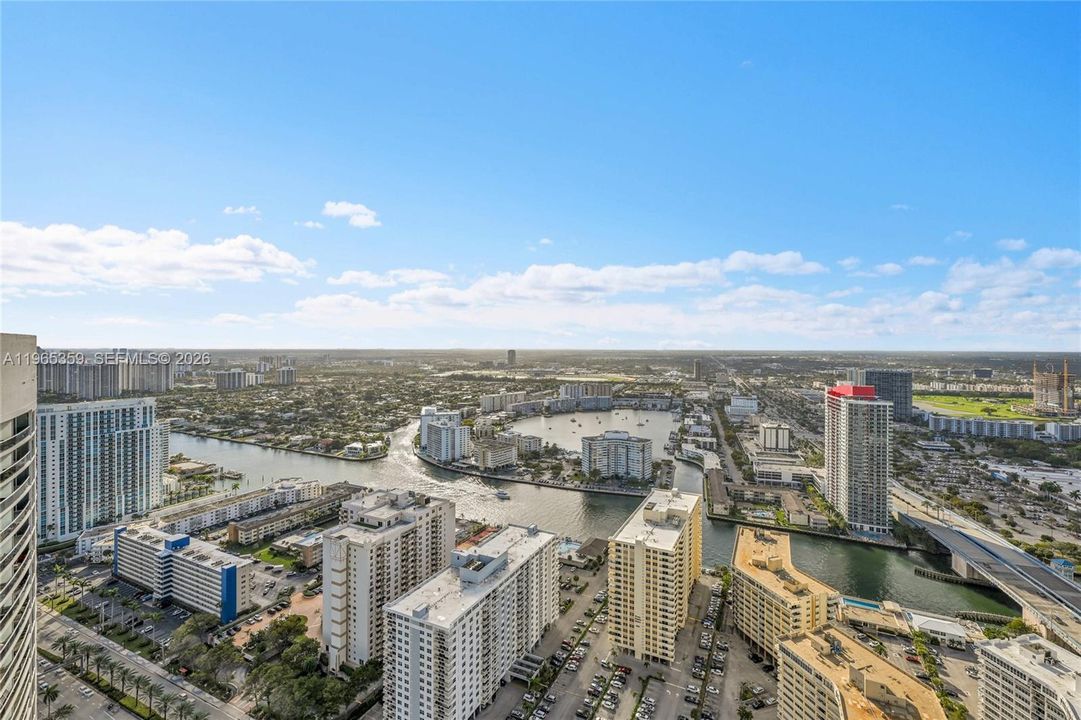 For Sale: $1,244,000 (2 beds, 2 baths, 1458 Square Feet)