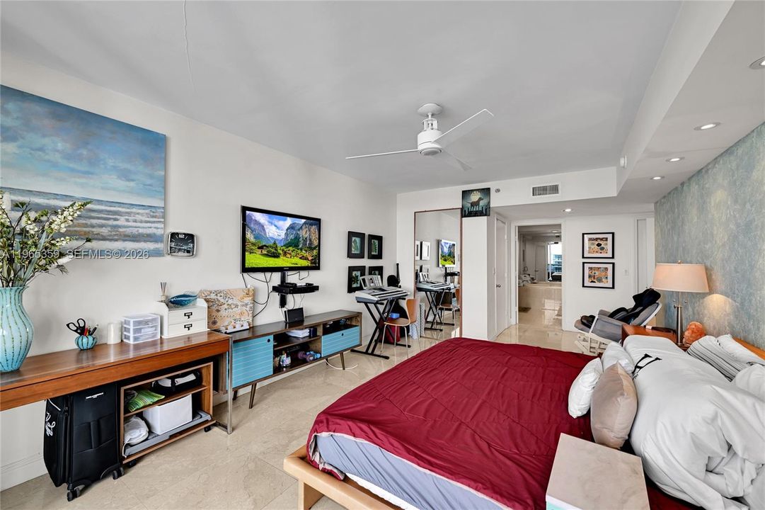 For Sale: $1,244,000 (2 beds, 2 baths, 1458 Square Feet)
