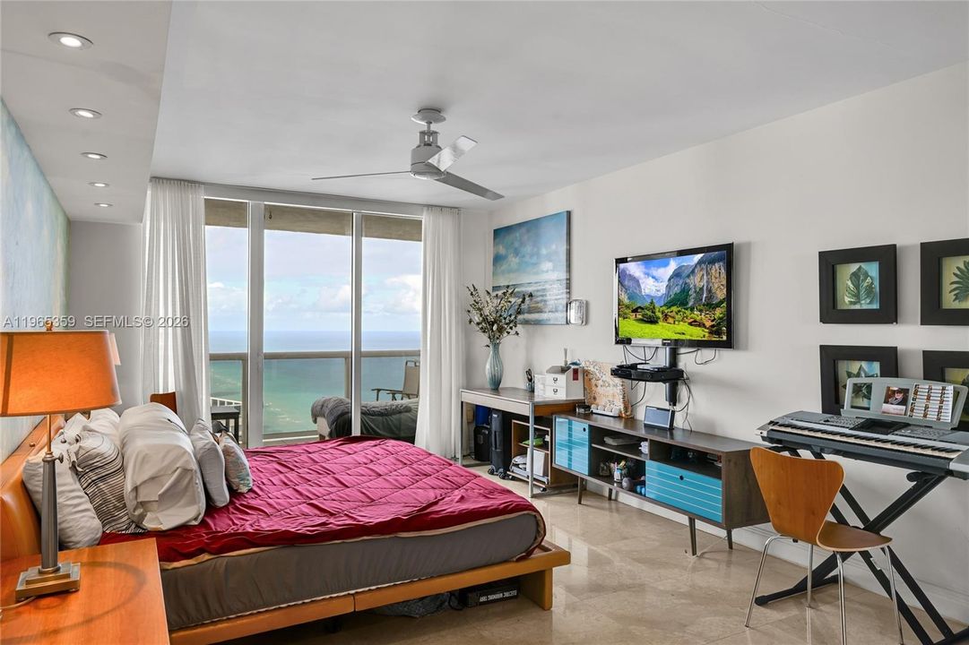 For Sale: $1,244,000 (2 beds, 2 baths, 1458 Square Feet)