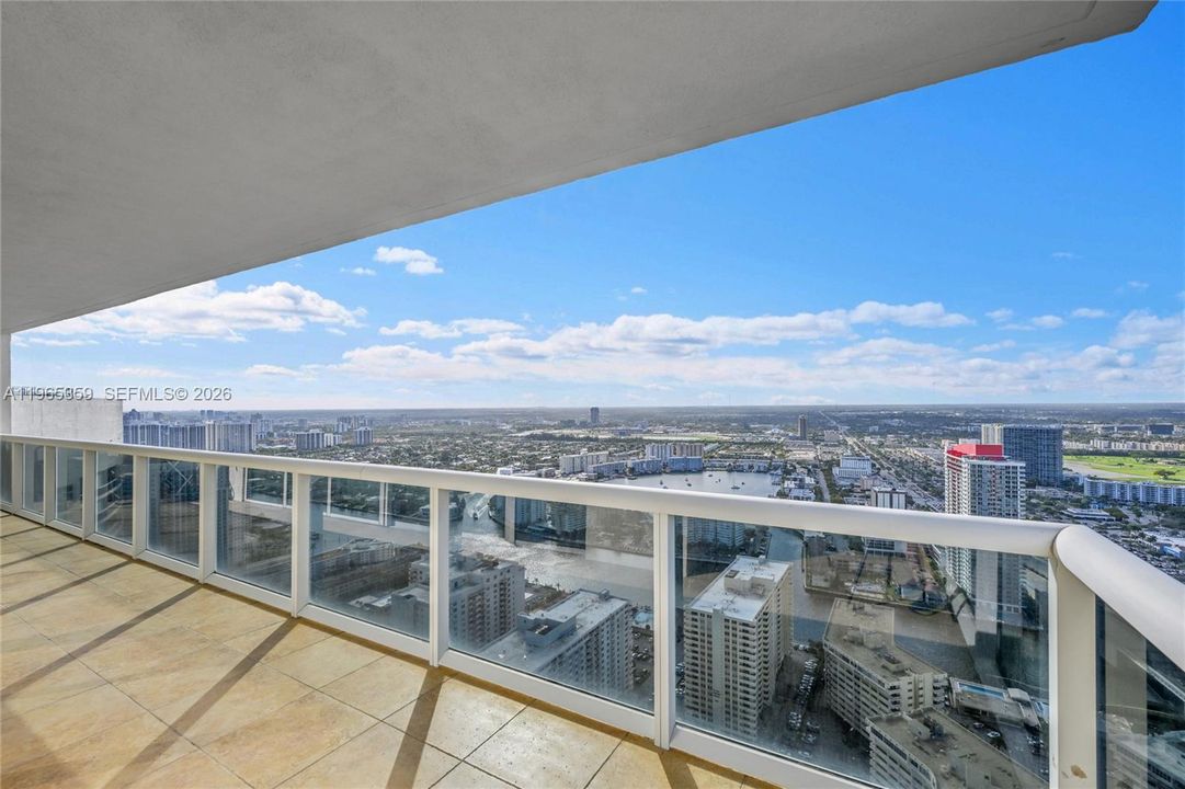 For Sale: $1,244,000 (2 beds, 2 baths, 1458 Square Feet)