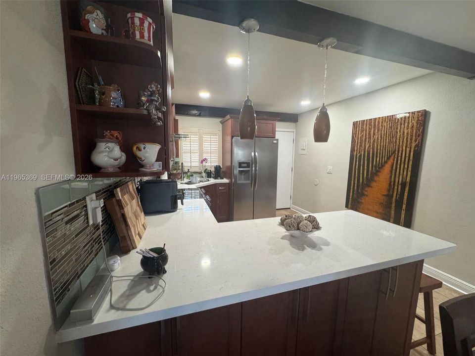 Activo con contrato: $280,000 (2 camas, 2 baños, 886 Pies cuadrados)