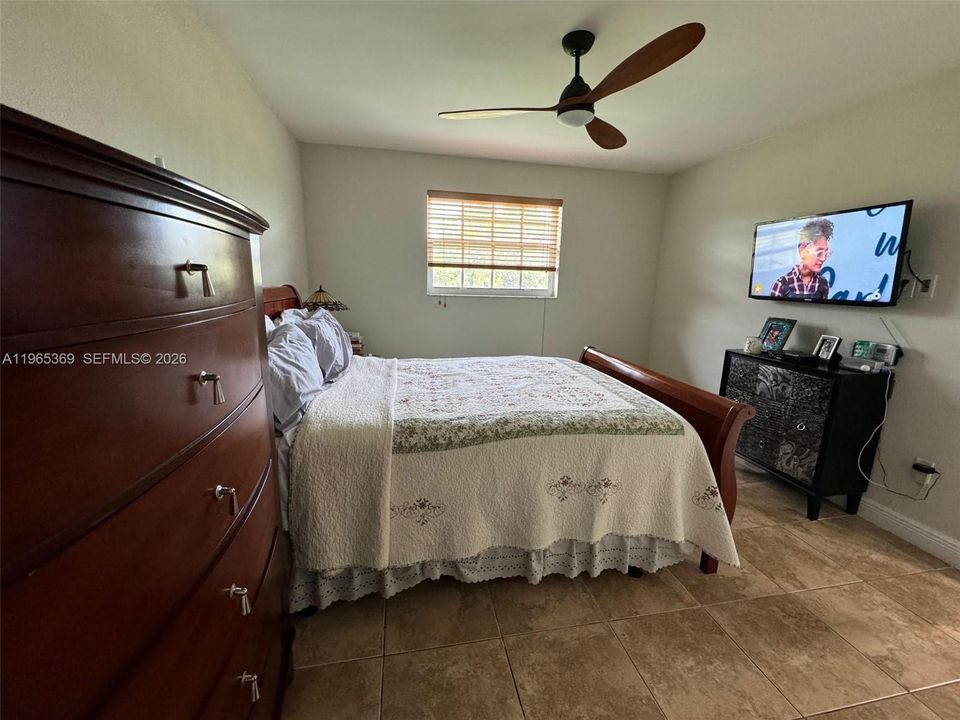 Activo con contrato: $280,000 (2 camas, 2 baños, 886 Pies cuadrados)