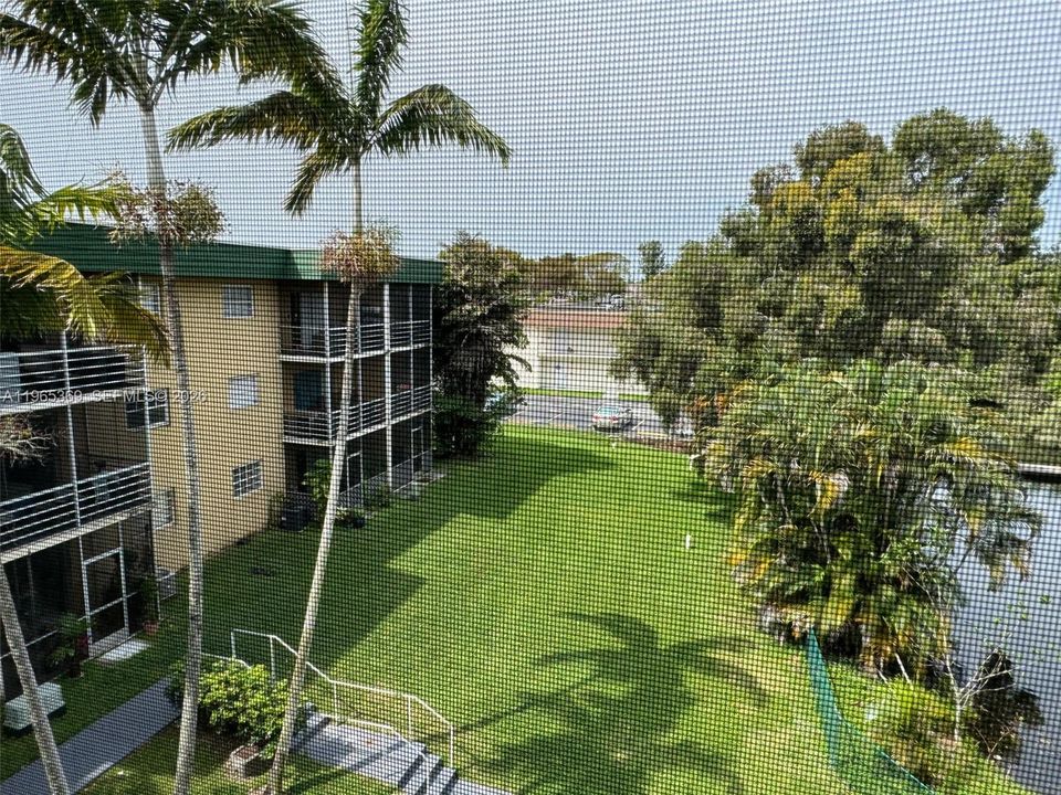 Activo con contrato: $280,000 (2 camas, 2 baños, 886 Pies cuadrados)