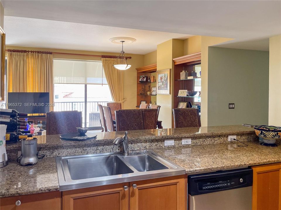 En Venta: $998,000 (3 camas, 2 baños, 1611 Pies cuadrados)