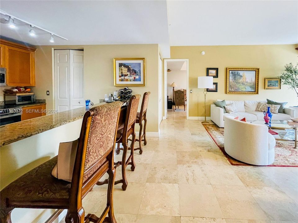 En Venta: $998,000 (3 camas, 2 baños, 1611 Pies cuadrados)