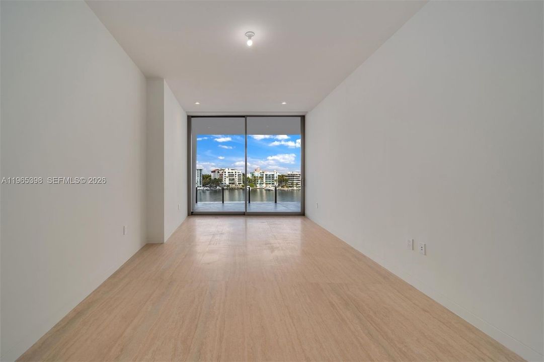 Recently Sold: $6,500,000 (3 beds, 3 baths, 2622 Square Feet)