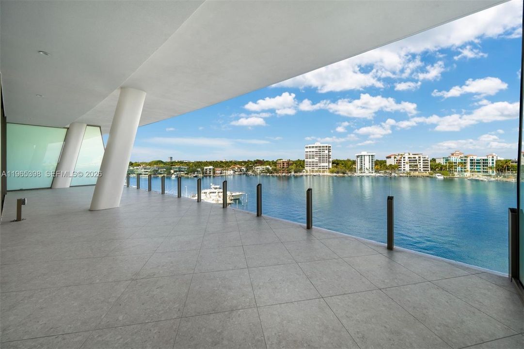 Recently Sold: $6,500,000 (3 beds, 3 baths, 2622 Square Feet)
