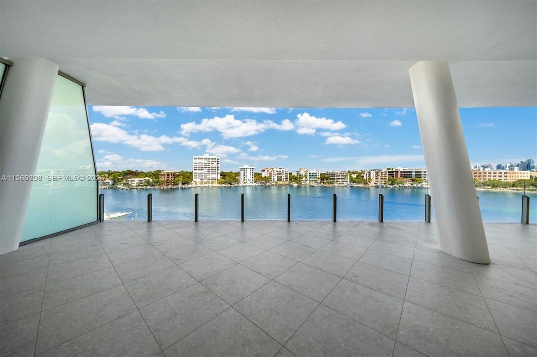 Recently Sold: $6,500,000 (3 beds, 3 baths, 2622 Square Feet)