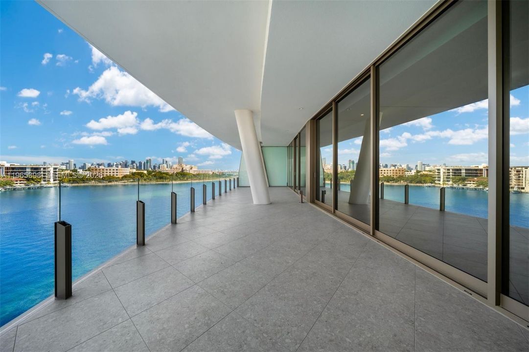Recently Sold: $6,500,000 (3 beds, 3 baths, 2622 Square Feet)