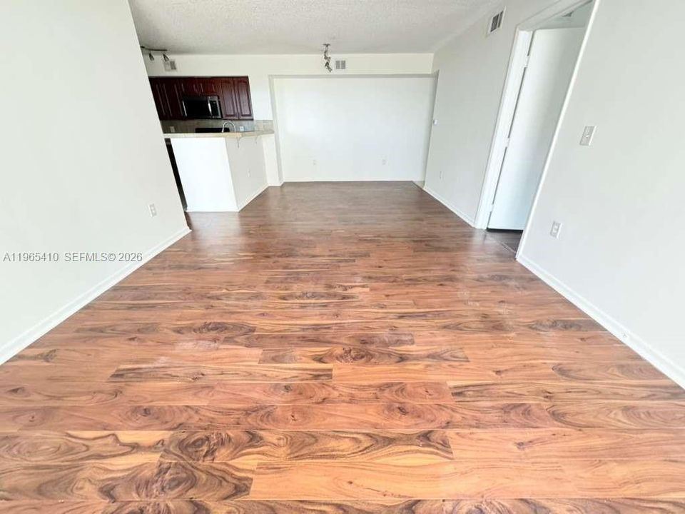 Active With Contract: $2,250 (3 beds, 2 baths, 1225 Square Feet)