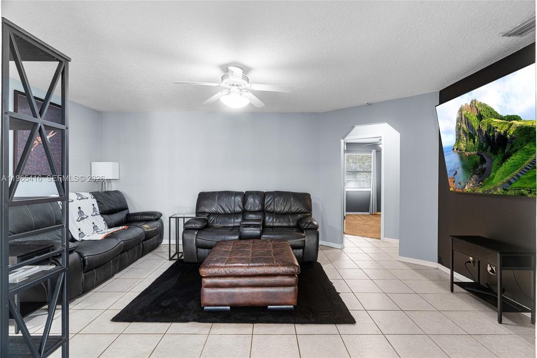 For Sale: $660,000 (3 beds, 2 baths, 1899 Square Feet)