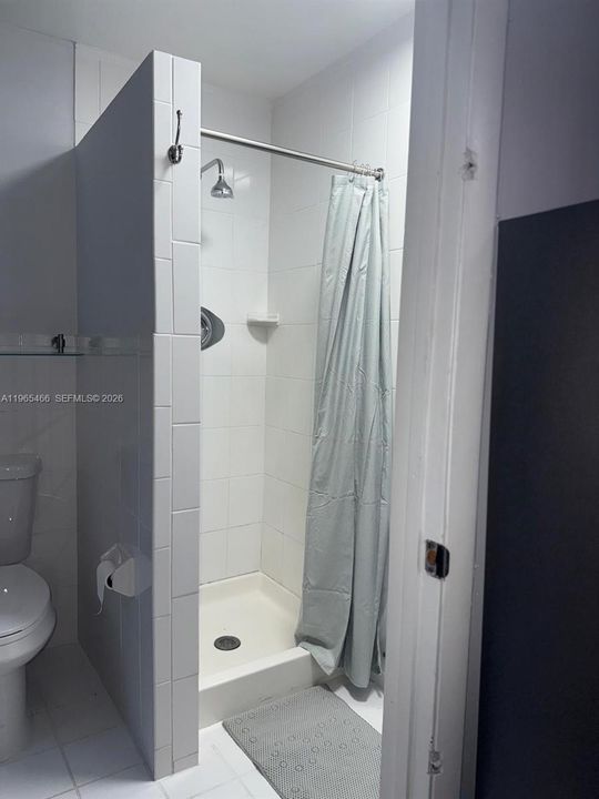 En Renta: $1,300 (1 camas, 1 baños, 1832 Pies cuadrados)