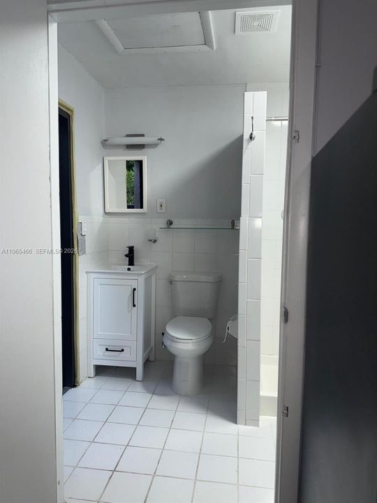 En Renta: $1,300 (1 camas, 1 baños, 1832 Pies cuadrados)