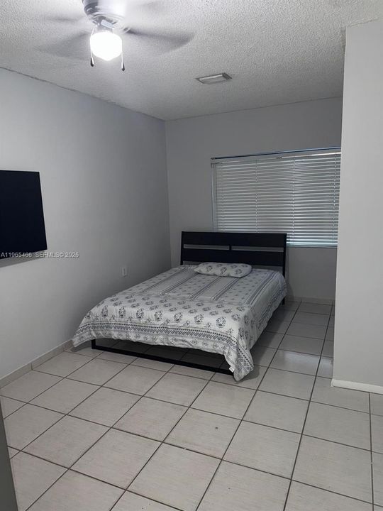 En Renta: $1,300 (1 camas, 1 baños, 1832 Pies cuadrados)