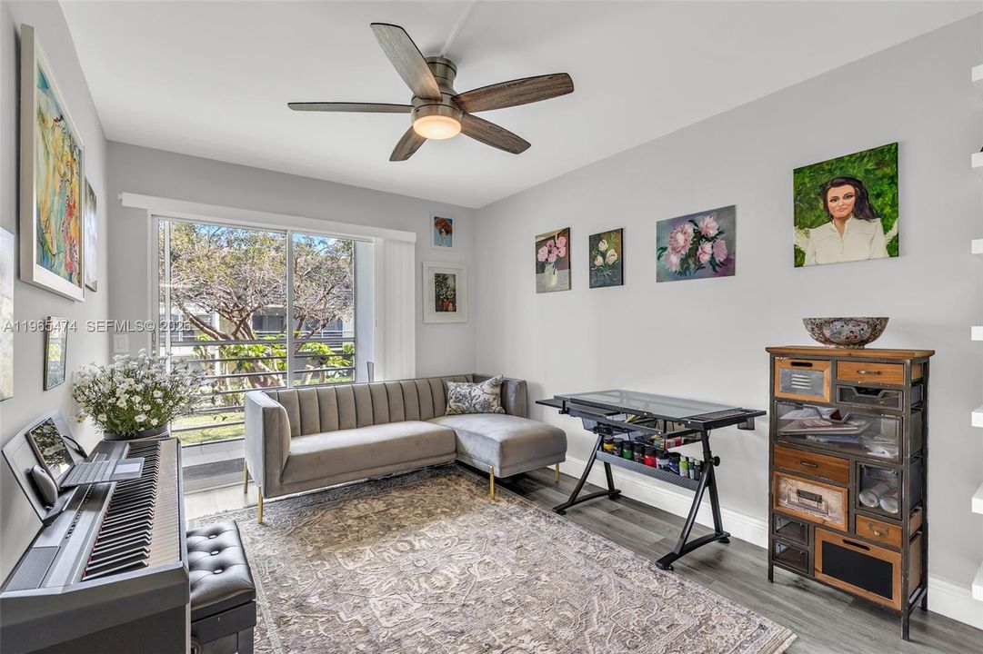 2nd bedroom used as hobby room