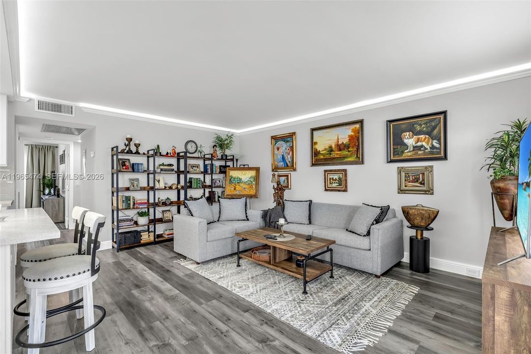 На продажу: $199,000 (2 спален, 1 ванн, 840 Квадратных фут)