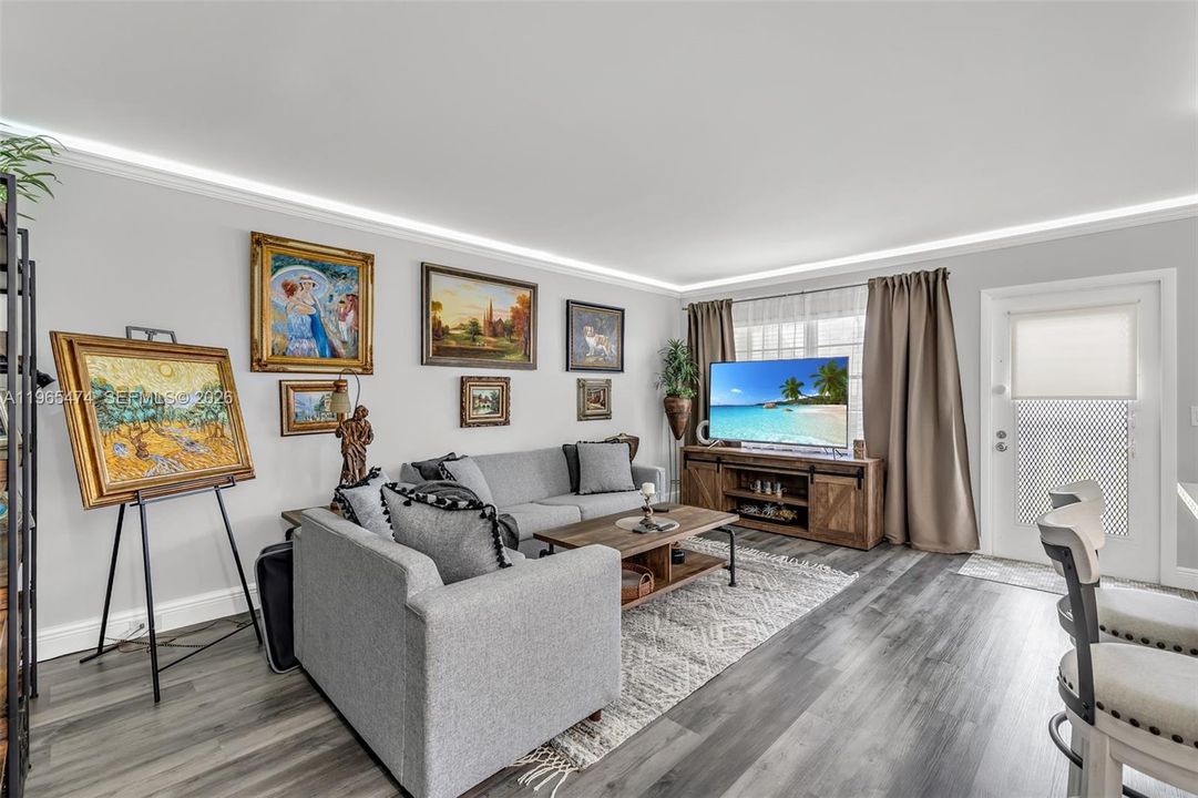 На продажу: $199,000 (2 спален, 1 ванн, 840 Квадратных фут)