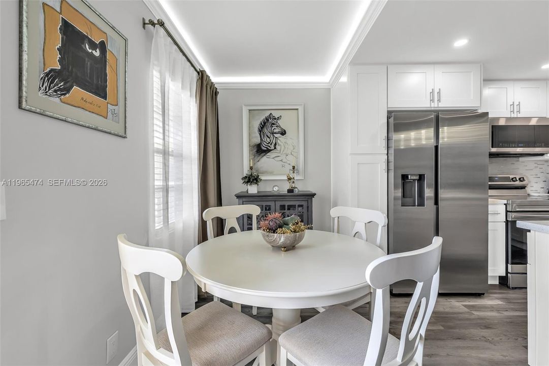 На продажу: $199,000 (2 спален, 1 ванн, 840 Квадратных фут)