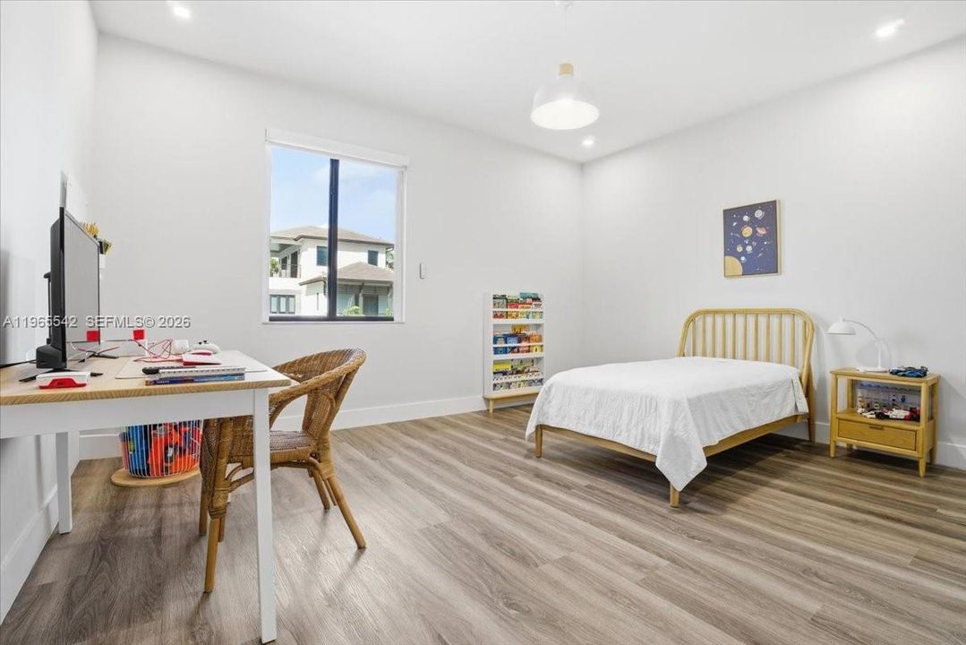 4th bed