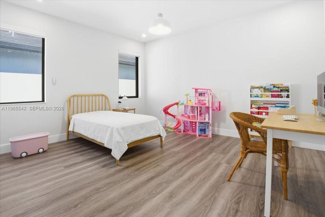 3rd bed