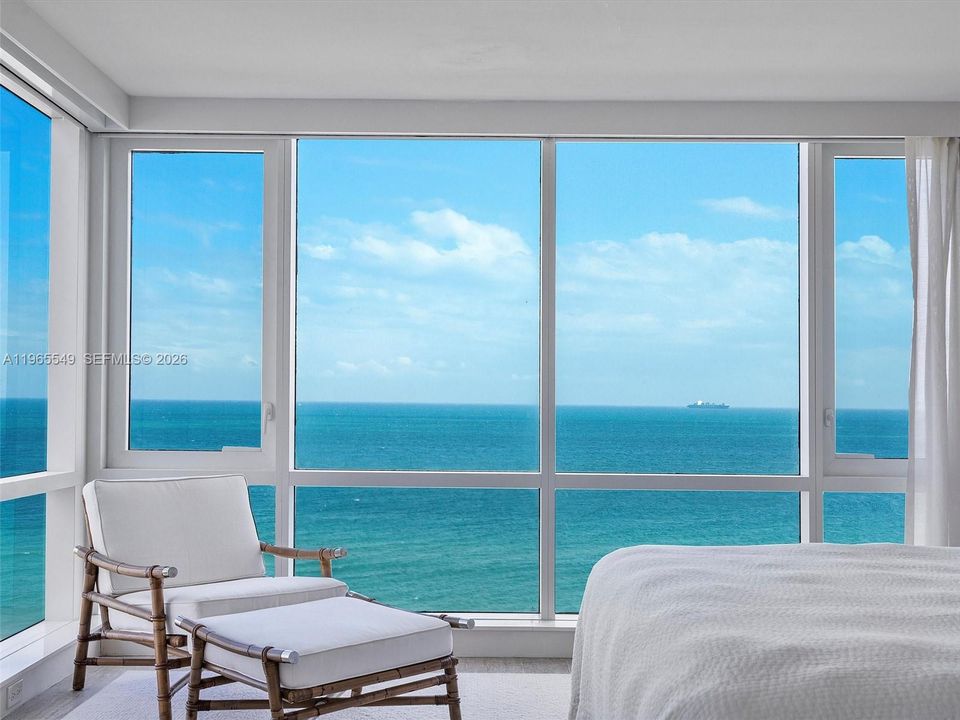 For Sale: $6,900,000 (3 beds, 3 baths, 1952 Square Feet)