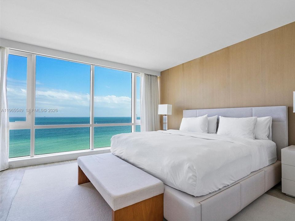 For Sale: $6,900,000 (3 beds, 3 baths, 1952 Square Feet)