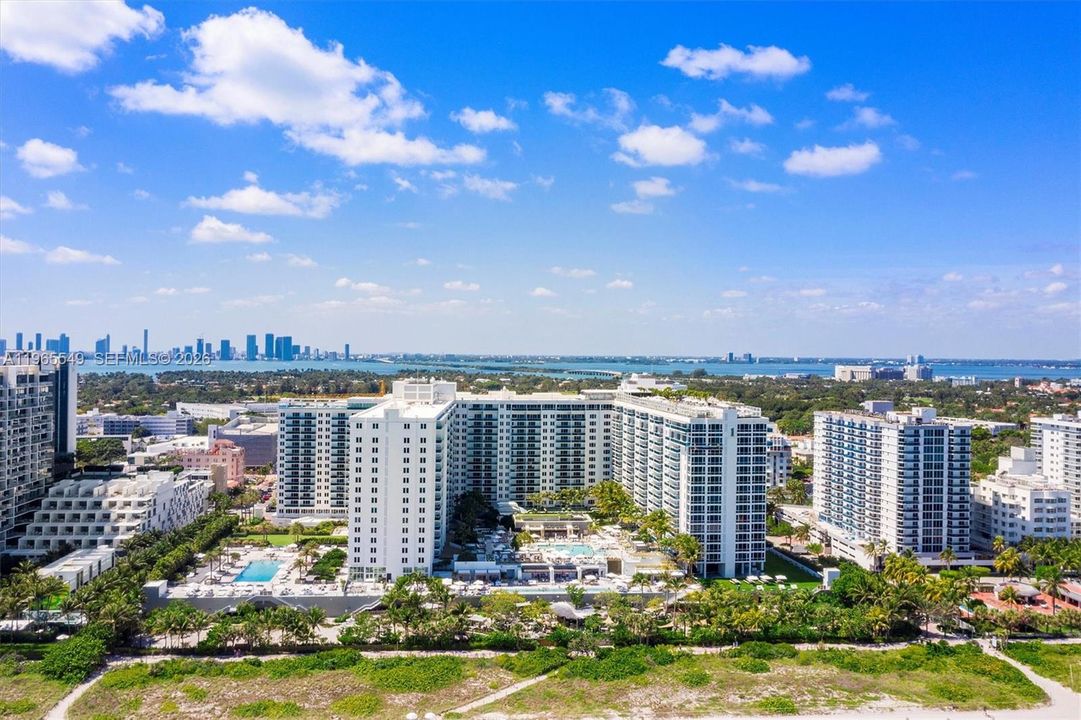 For Sale: $6,900,000 (3 beds, 3 baths, 1952 Square Feet)
