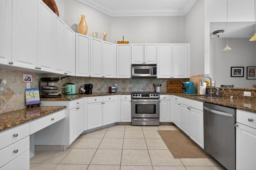 10-18-web-or-mls-7057-0174