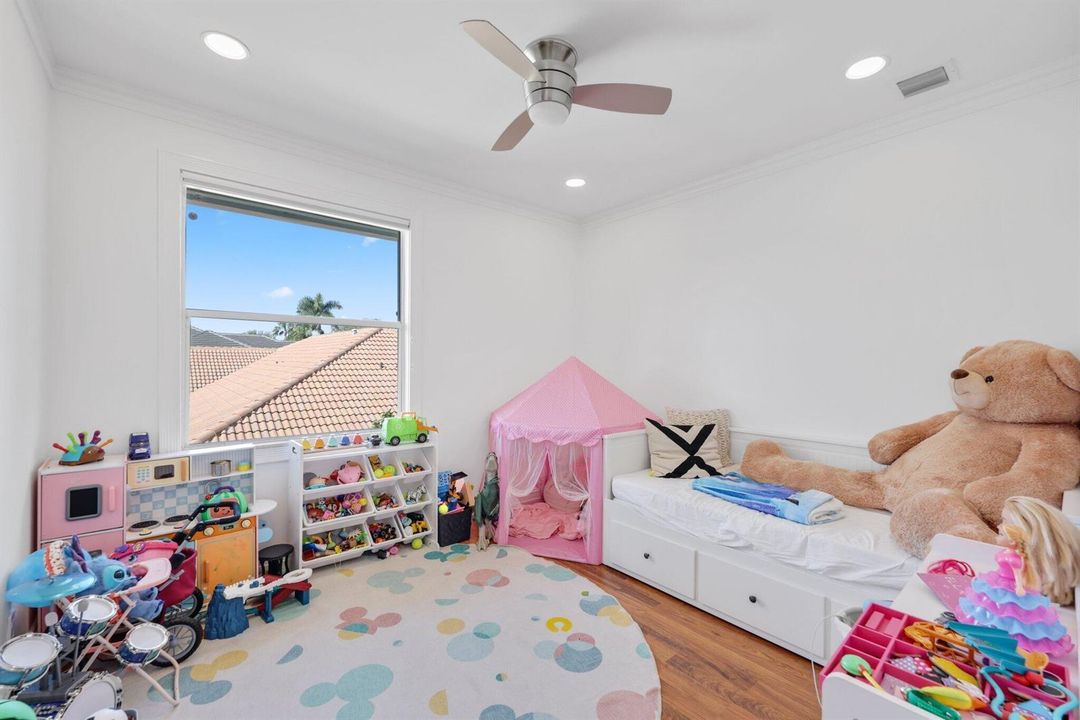 6799 Newport Lake Circle - 39.jpg-SMALL