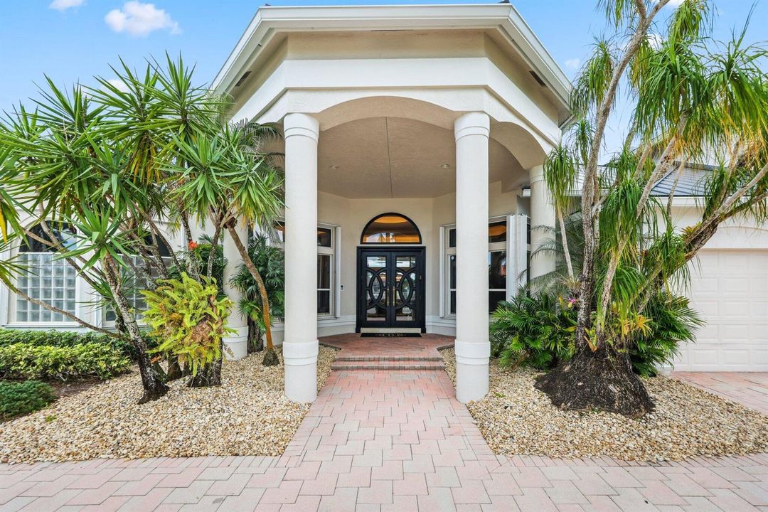 6799 Newport Lake Circle - 5.jpg-SMALL
