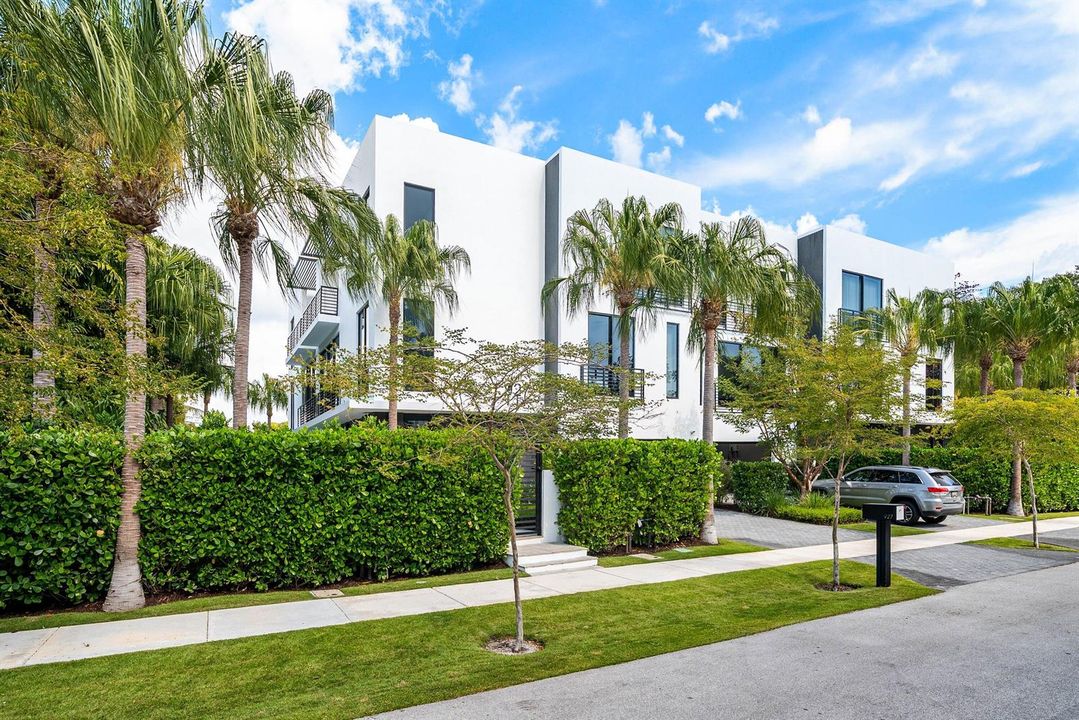 002-927WitherspoonLane-DelrayBeach-FL-33