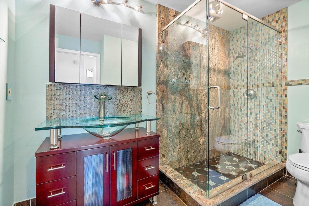 2nd Bathroom