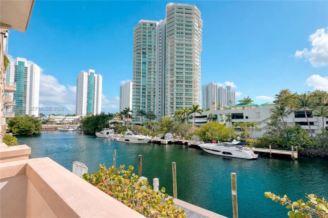 En Venta: $819,000 (3 camas, 2 baños, 1648 Pies cuadrados)